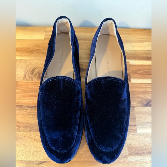 Banana Republic Shoes - Banana Republic Women's Navy Velvet Loafers